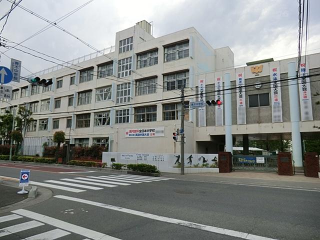 Junior high school. 700m until Kawaguchi City Aoki junior high school