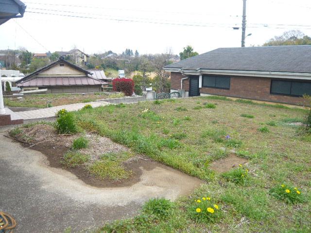 Local appearance photo. Upland, Large garden