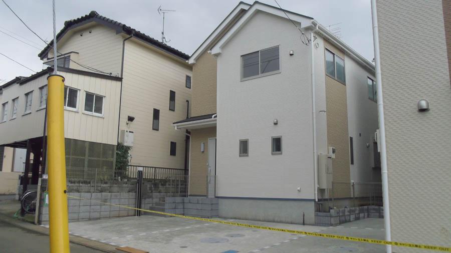 Local photos, including front road. Was building completed. Such as the actual image from per yang, We have to wait all the time so you can see directly.