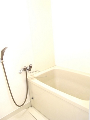 Bath. ■ Relaxing bath time with another bus toilet ■