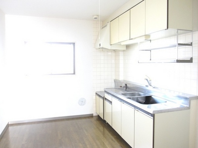 Kitchen. ■ Economic city gas ■