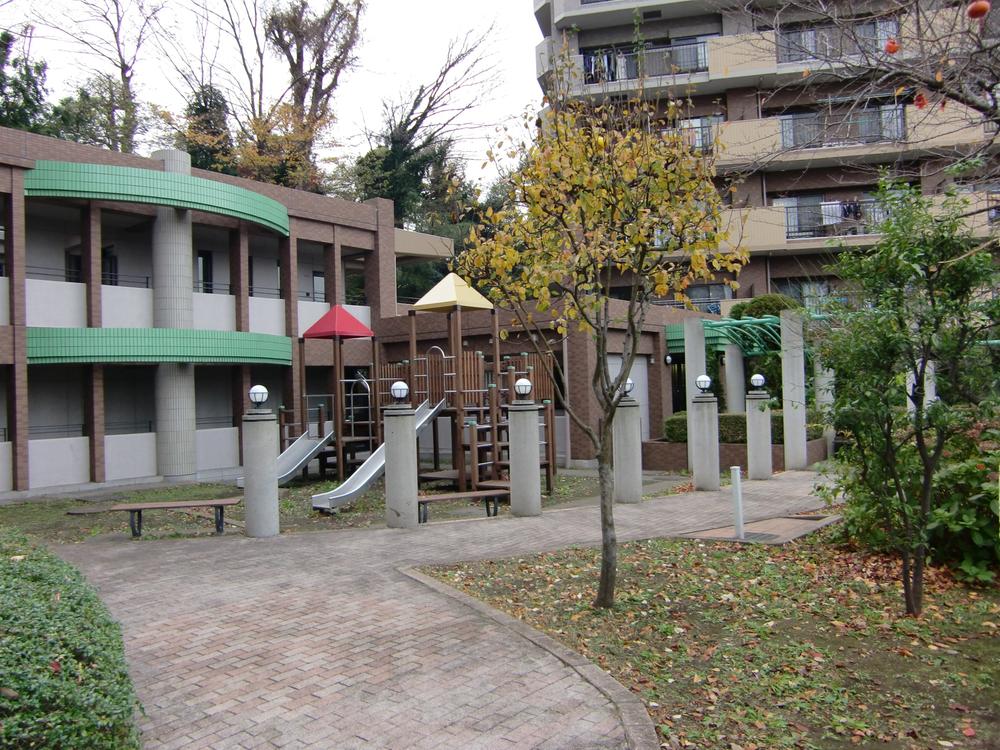 Other common areas. Shared Square