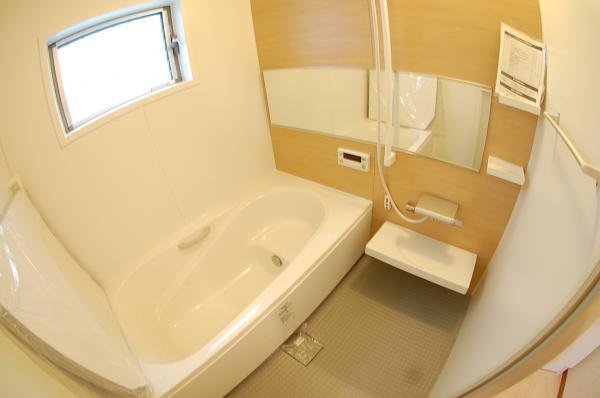 Bathroom. 1 tsubo bus that can stretch the legs