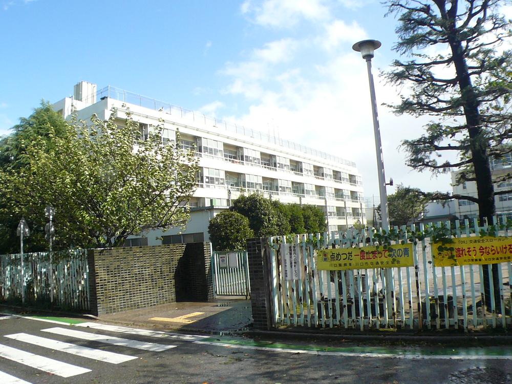 Primary school. 765m until Kawaguchi Tatsushiba Central Elementary School