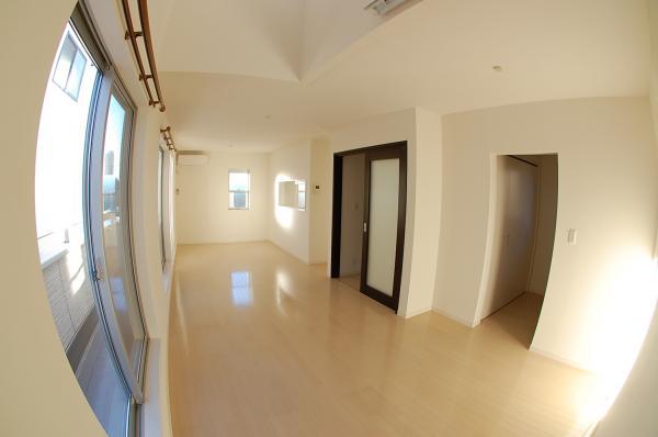 Living. 15 Pledge of spacious living