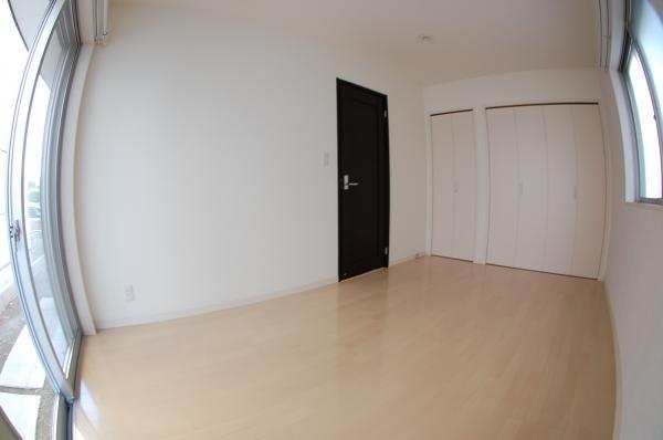 Non-living room. First floor 6 Pledge Western-style