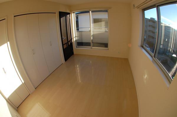 Non-living room. The third floor west 6 Pledge Western-style