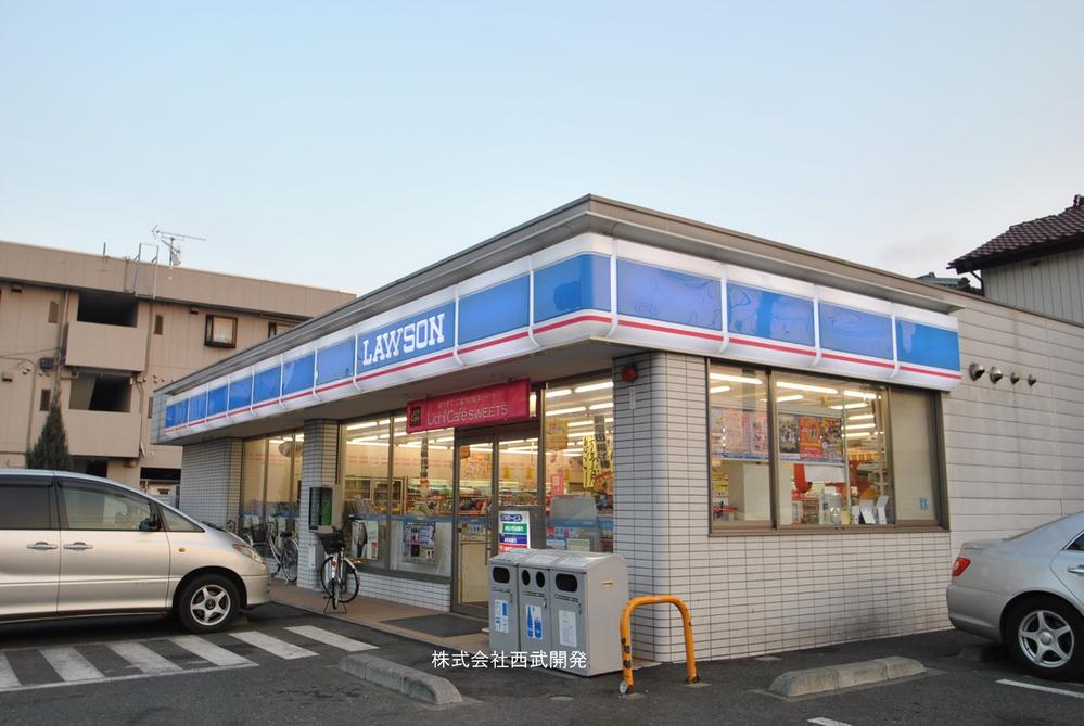 Convenience store. 490m to Lawson