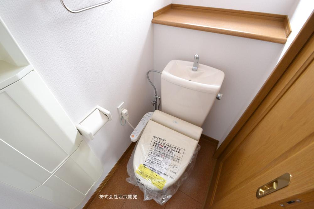 Toilet. Indoor (05 May 2013) Shooting