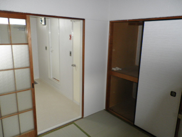Living and room. Japanese-style 4 ・ 5 tatami