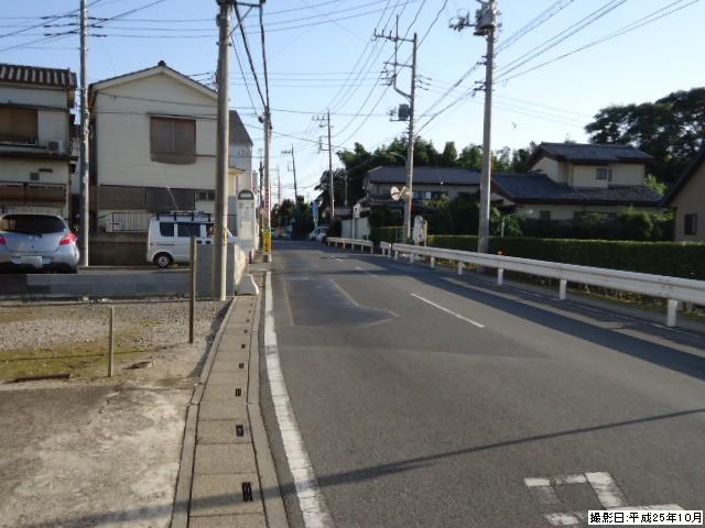 Local photos, including front road. Local (10 May 2013) Shooting