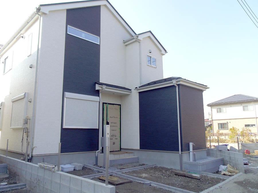 Local photos, including front road. We offer the same use the finished model house of this property. Please feel free to contact us. .