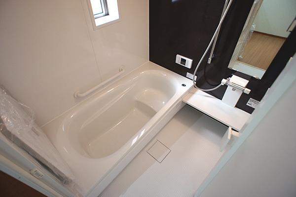 Bathroom. 1 Building