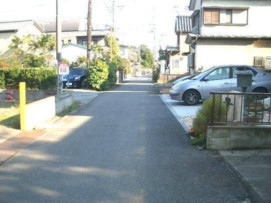 Local photos, including front road. Frontal road