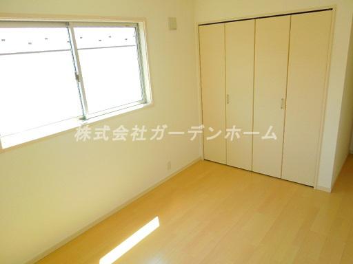 Non-living room. All 86 buildings of the large New Town Japanese-style room of Tsuzukiai in prime locations popular counter kitchen of development land for sale in lots of attractive same day you visit a lot Allowed, House can be your tour