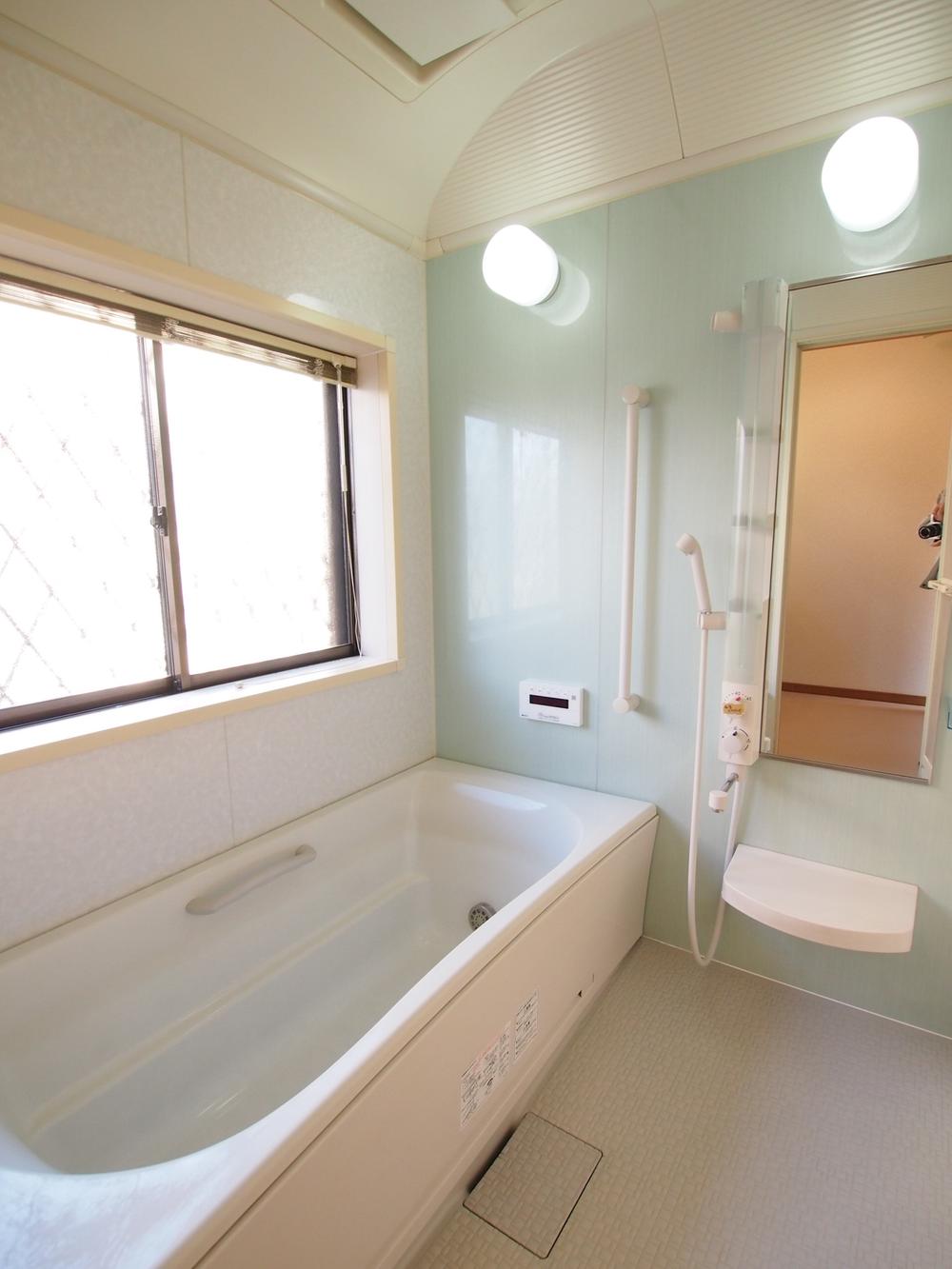 Bathroom. Local (12 May 2013) Shooting