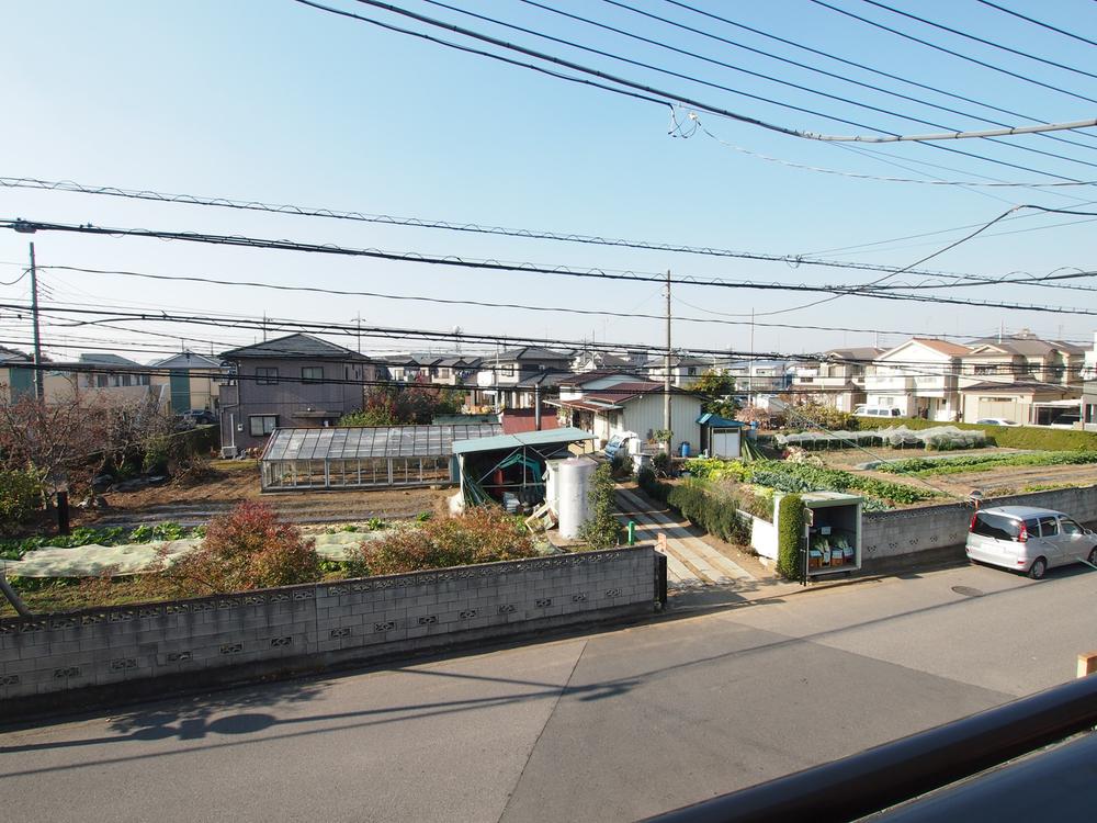 View photos from the dwelling unit. Local (12 May 2013) Shooting