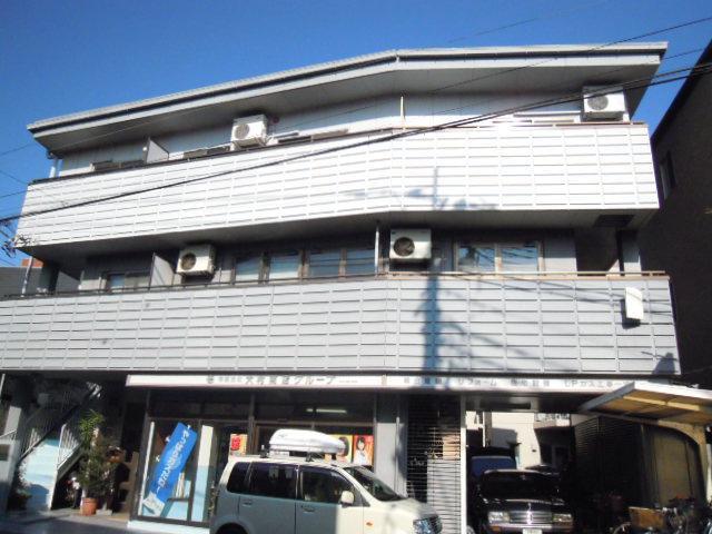Parking lot