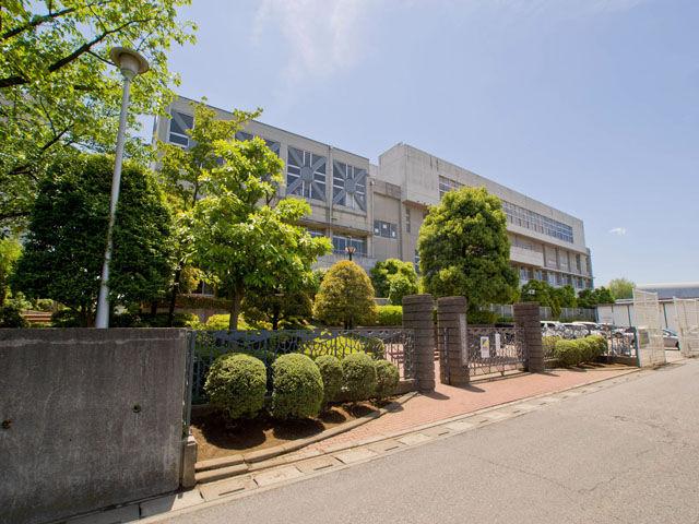 Junior high school. Angyo 302m to East Junior High School