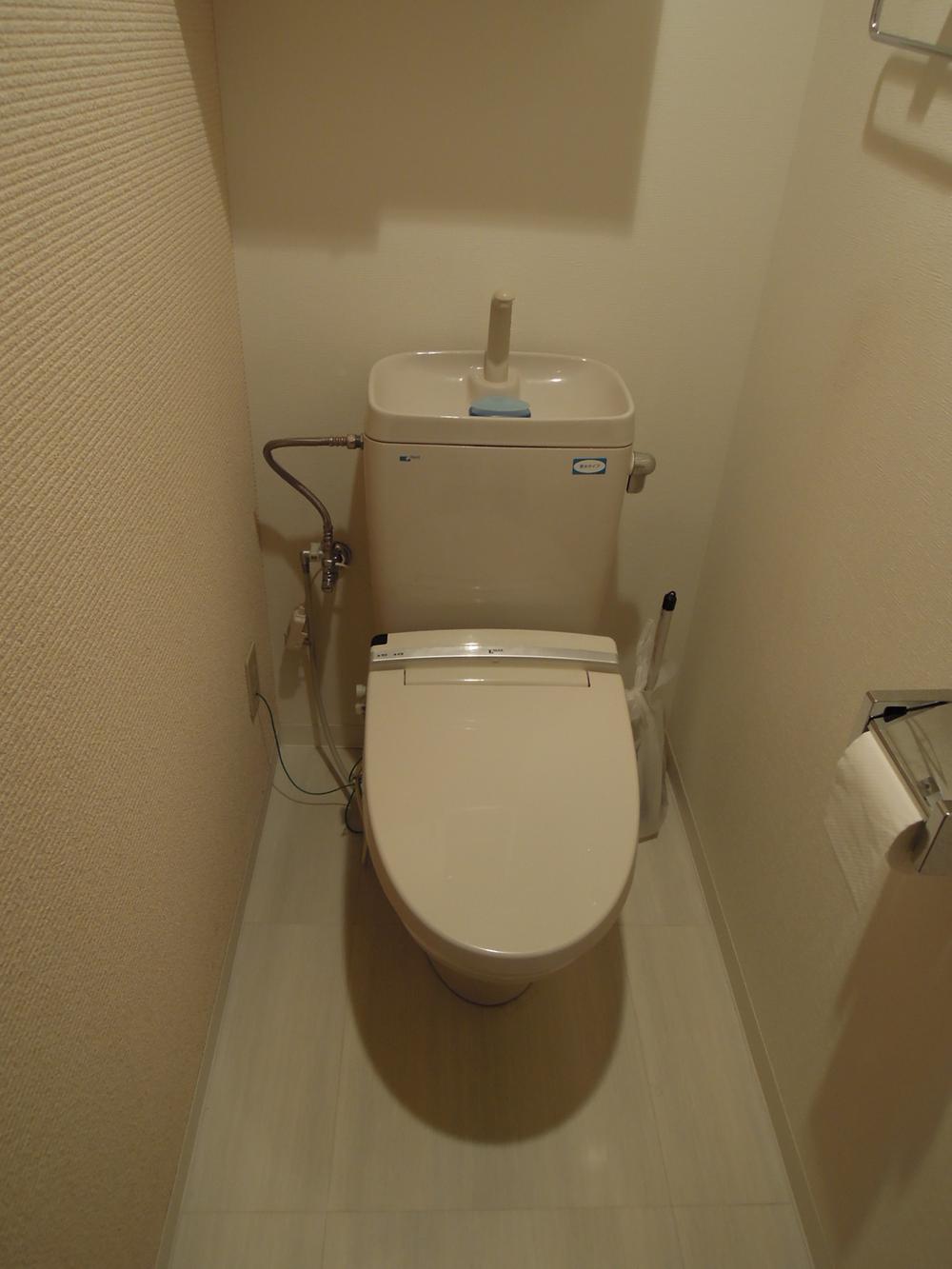 Toilet. Indoor (July 2013) Shooting