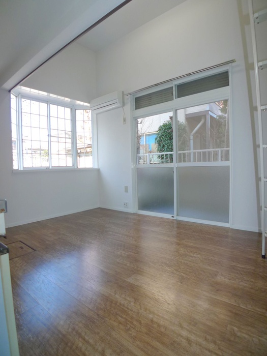 Living and room