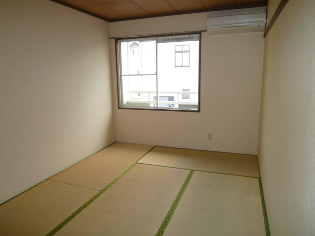 Living and room. 6 Pledge of Japanese-style room! The tatami, Moisture retention, Adiabatic effect, There is a soundproof effect!