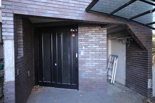 Local photos, including front road. There is storage space in the large entrance door aside