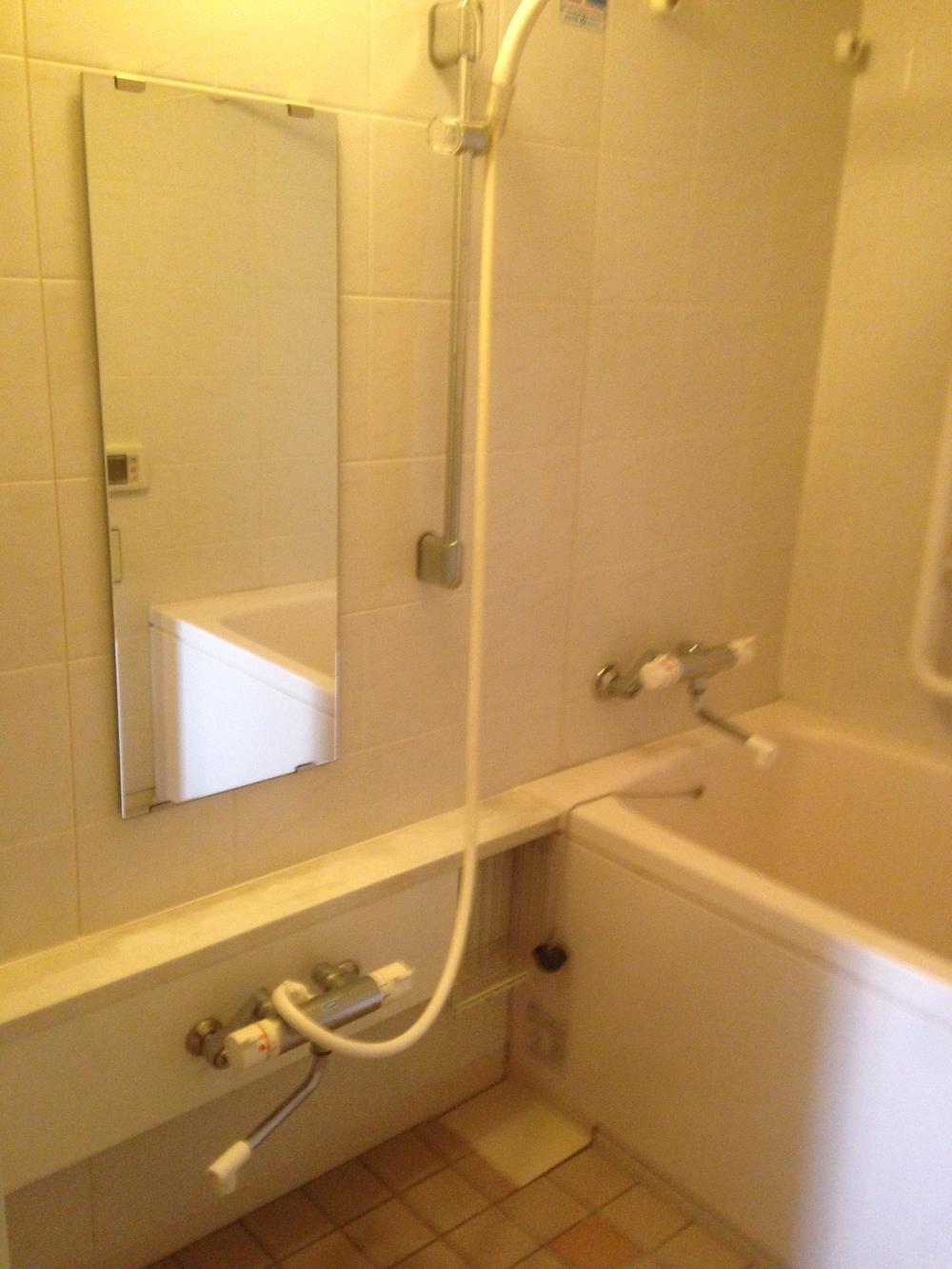 Bathroom. Indoor (12 May 2013) Shooting