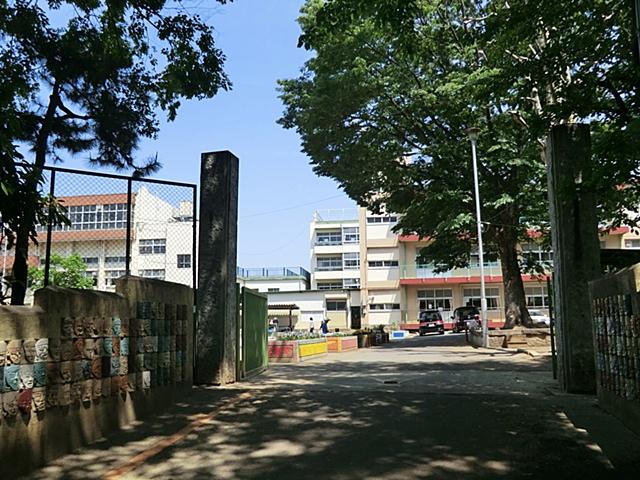 Primary school. 680m until Kawaguchi Tatsugami root Elementary School