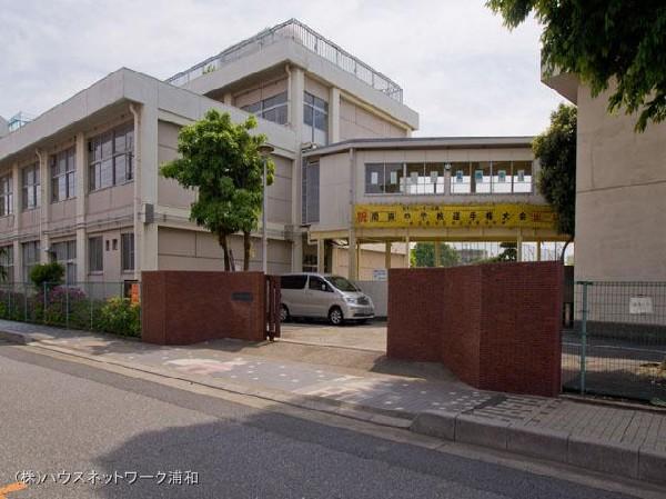 Junior high school. 850m until Kawaguchi Municipal Shibanishi junior high school