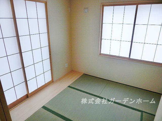 Model house photo.  ■ Spacious 18 Pledge of bright living room. Clear of the floor plan boasts. In the shopping environment was also enhanced living environment, I am glad location ■ 