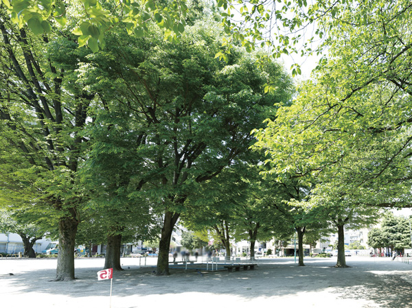 Surrounding environment. Tree-lined East Children's Amusement Park (about 440m, 6-minute walk)