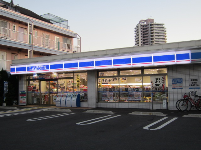 Convenience store. Lawson Kawaguchi 6-chome store up (convenience store) 37m