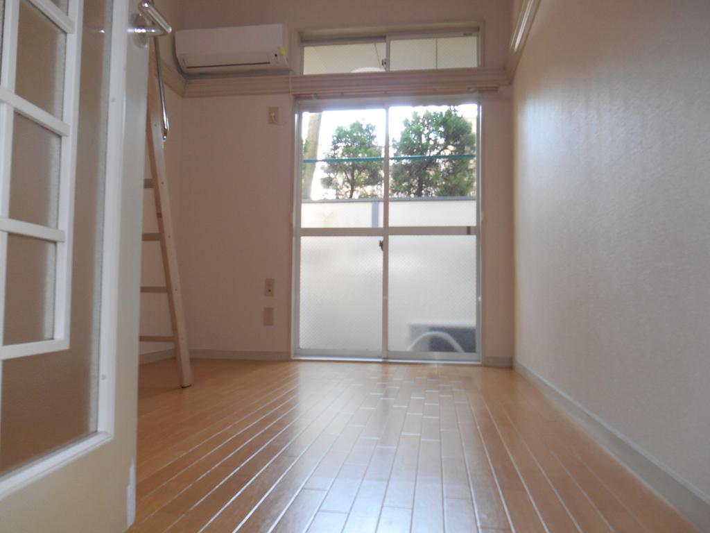 Living and room