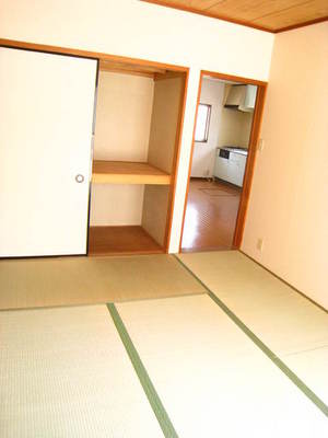 Living and room. ☆ Japanese-style room with closet ☆