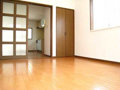 Living and room. ☆ Hammer worth of storage with ☆