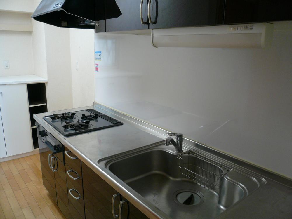 Kitchen. Room (August 2013) Shooting