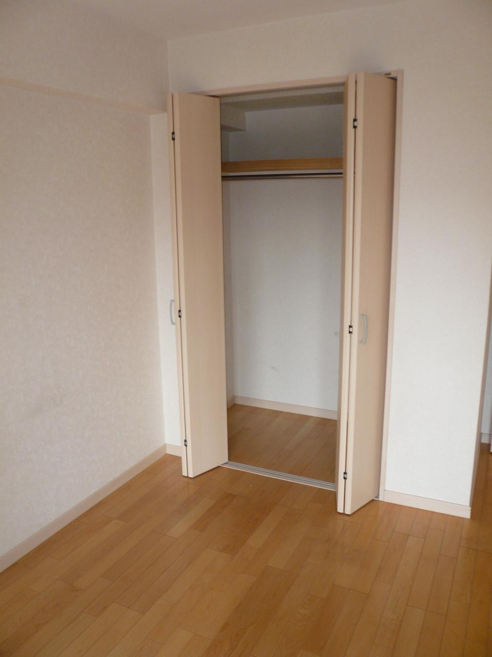 Receipt. Room (August 2013) Shooting