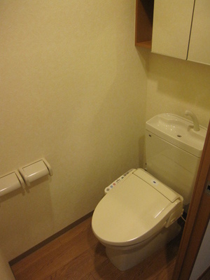 Toilet. ☆ Bidet ☆