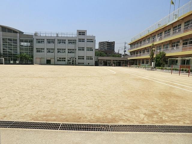 Primary school. Nakamachi until elementary school 380m