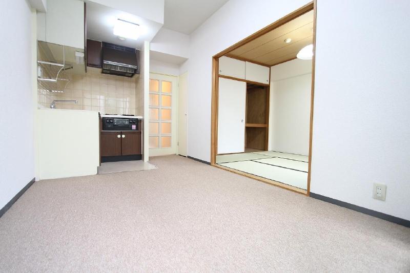 Living and room. Also made in the corresponding properties to further our own Rakuchin 0 Plan ・ ・