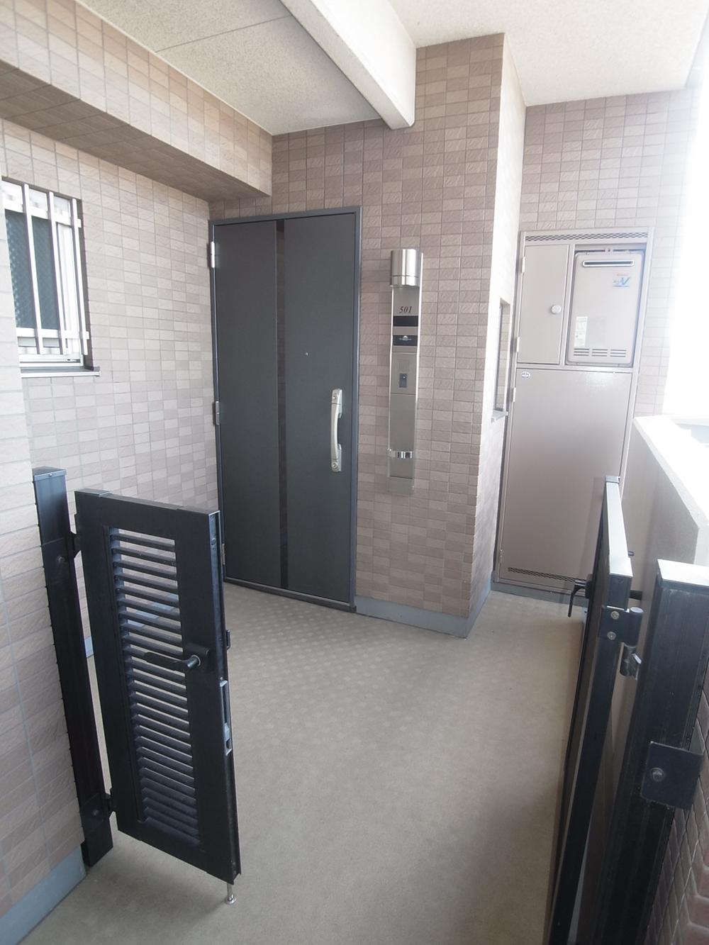 Other. Pouch photo (about 4.81 sq m)