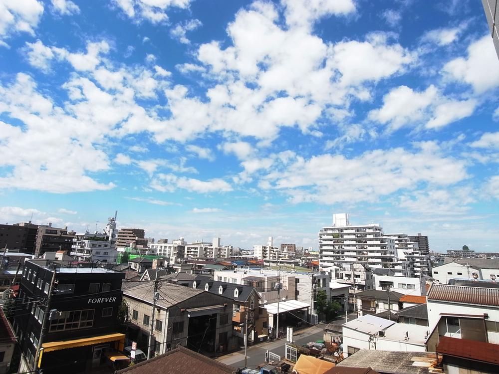 View photos from the dwelling unit. View from the balcony (January 2014) Shooting