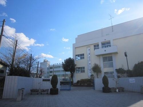 Junior high school. Haematsu 720m junior high school to walk 9 minutes
