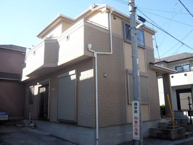 Local appearance photo. Heisei Built balcony southeast facing 17 years
