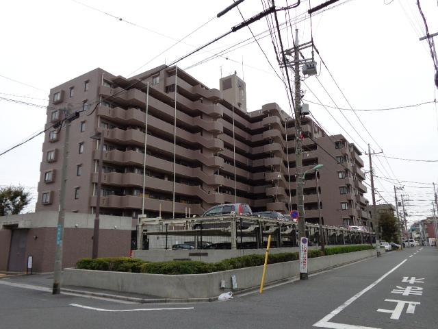 Local appearance photo. Local (10 May 2013) Shooting