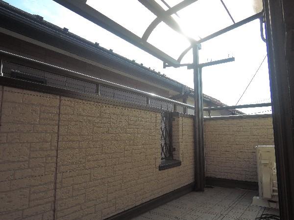 Other introspection. Balcony also safe roof on a rainy day