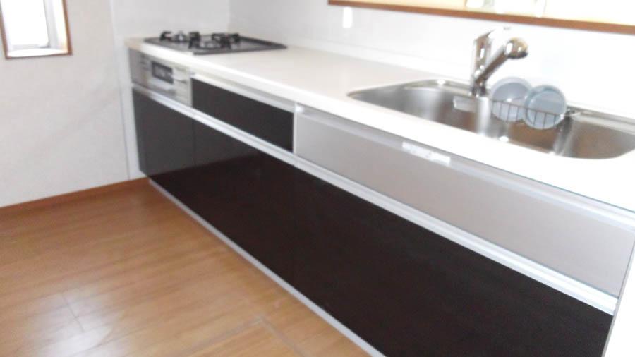 Kitchen. Was building completed. Such as the actual image from per yang, We have to wait all the time so you can see directly.