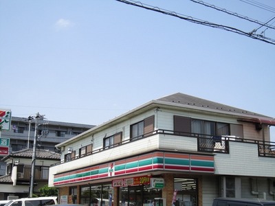 Convenience store. 410m to Seven-Eleven (convenience store)