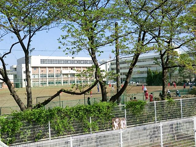 Junior high school. 836m until Kawaguchi Municipal lay Junior High School
